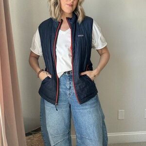 Patagonia Men’s Dark Blue Quilted Vest